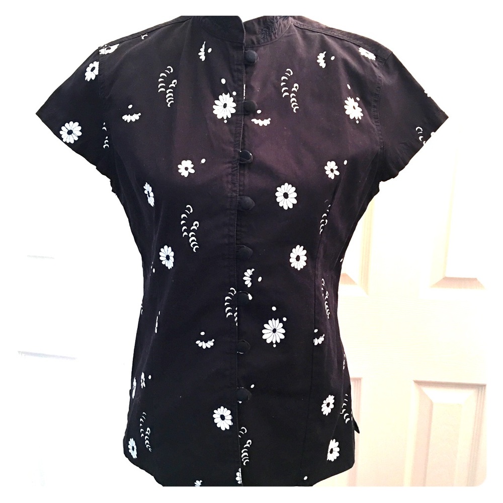 Mandarin collar daisy flower blue white blouse